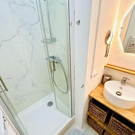 Avec Vue Mer, Climatisation Et Cuisine Equipee - - Fr-1-308-158 Le Lavandou